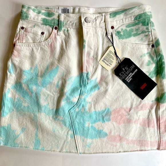 NWT Levi’s Button Fly High Rise Deconstructed Y2K  80s 90s Tie Dye Skirt Size 31 - Picture 1 of 12
